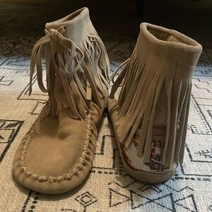 Aldo fringe shoe. Size 5.5